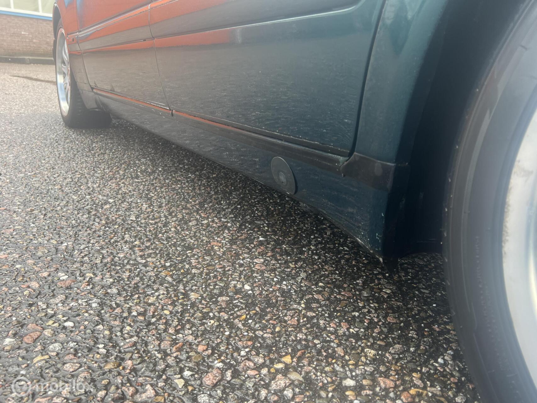 Foto van Mercedes-Benz 210 037