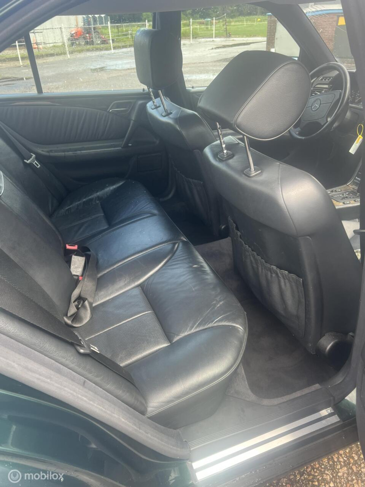 Foto van Mercedes-Benz 210 037