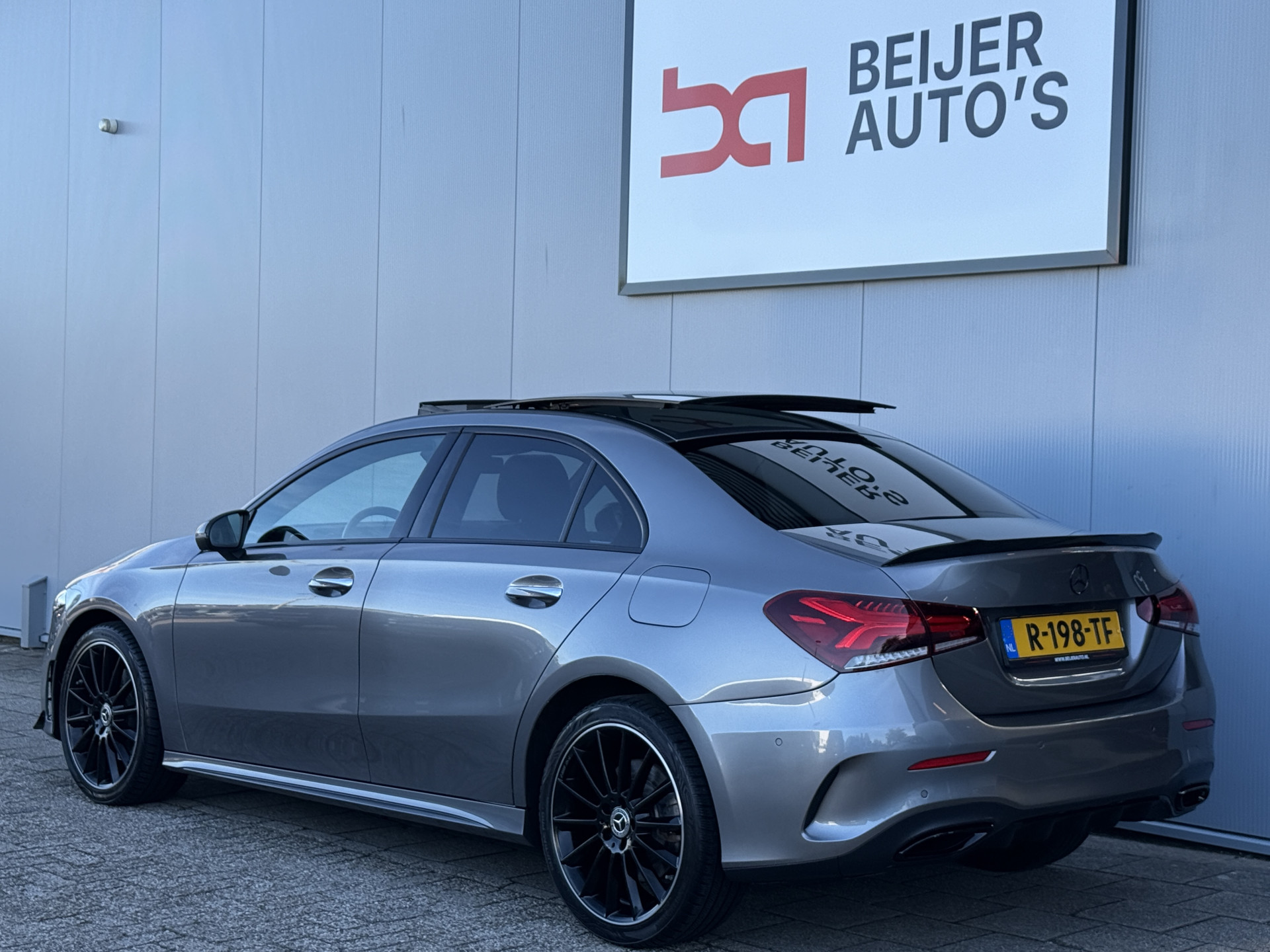Foto van Mercedes-Benz A 250 E