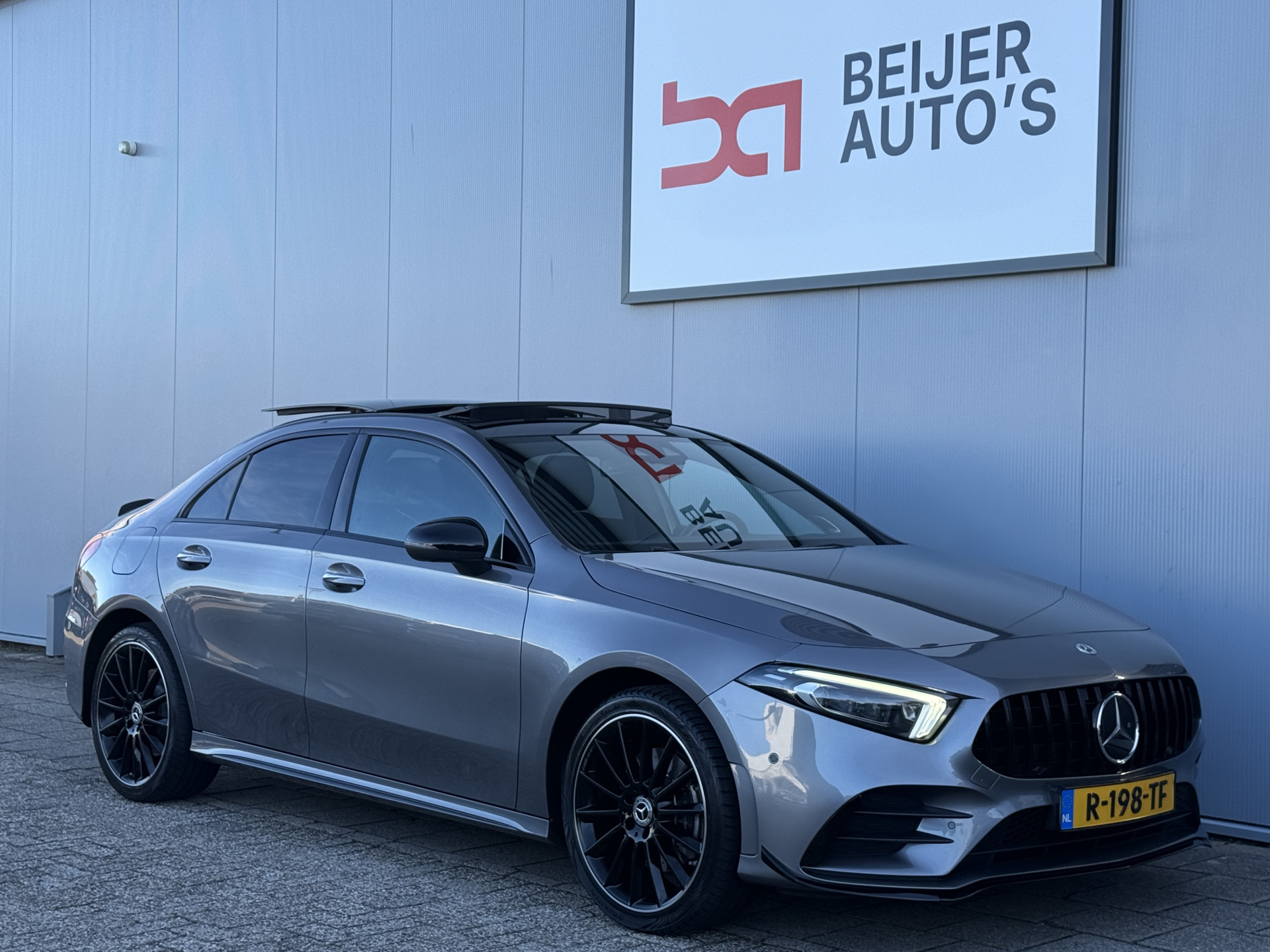 Foto van Mercedes-Benz A 250 E