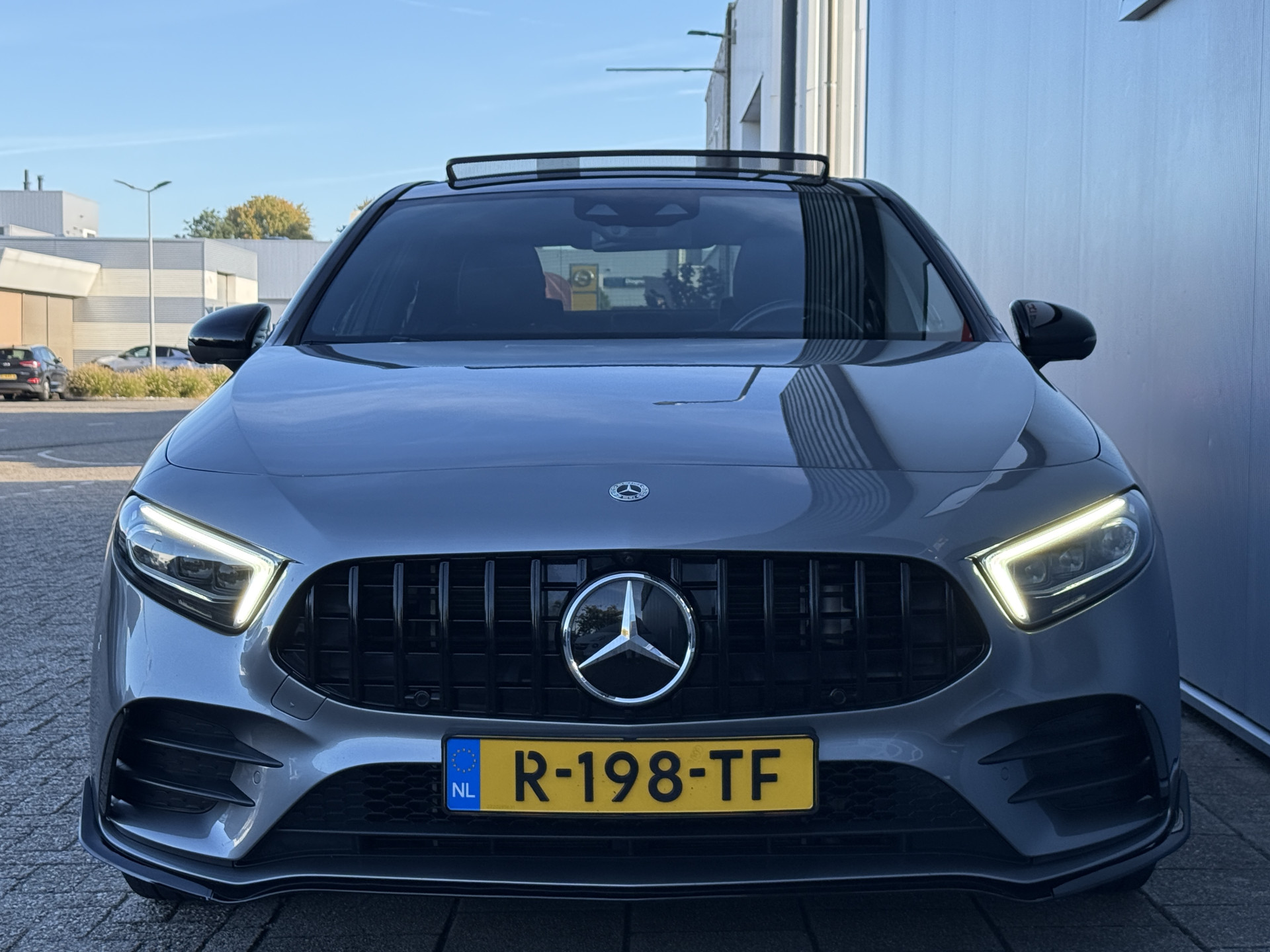 Foto van Mercedes-Benz A 250 E