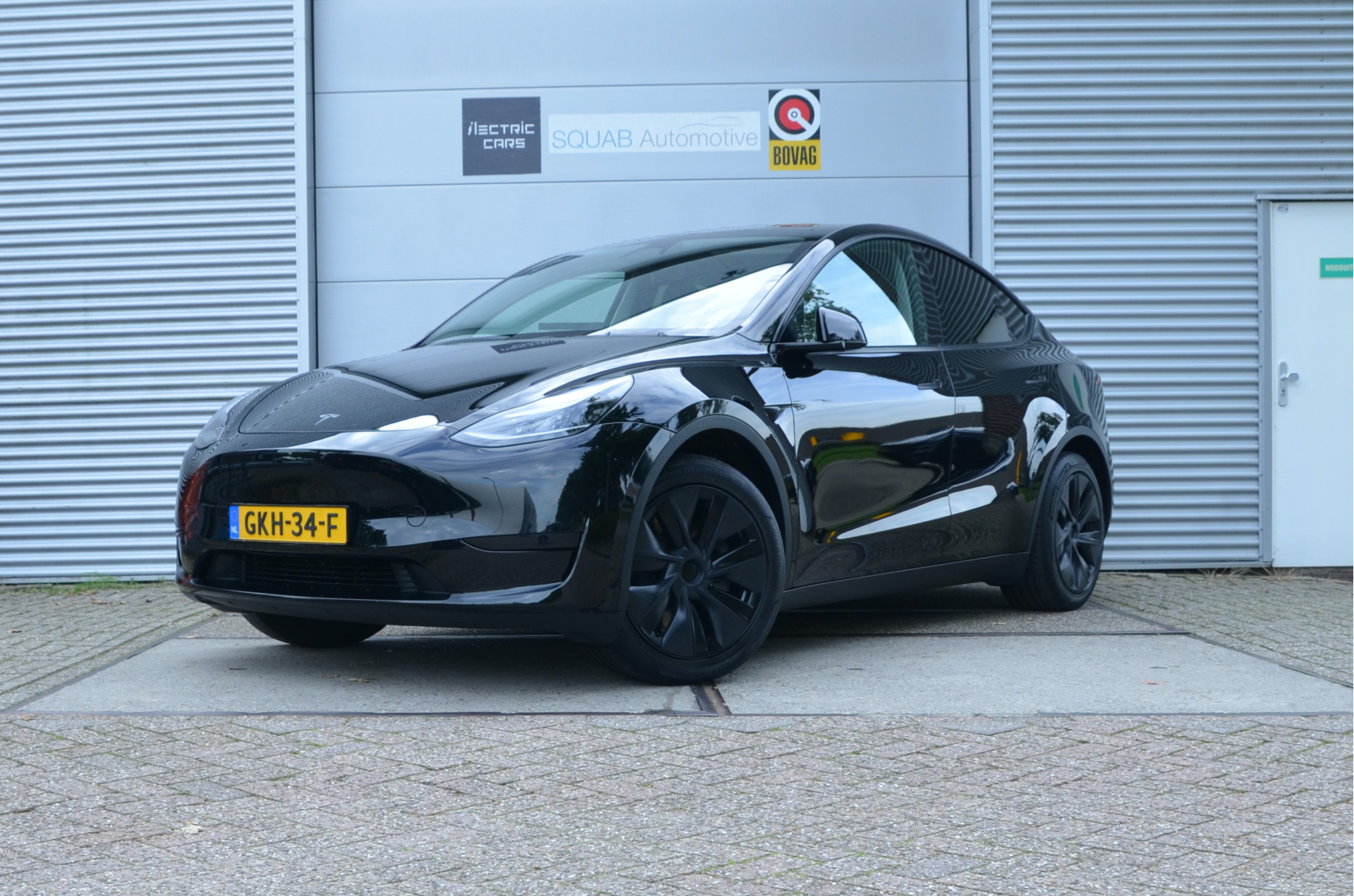 Tesla Model Y RWD 58 kWh 2024 - voorkant