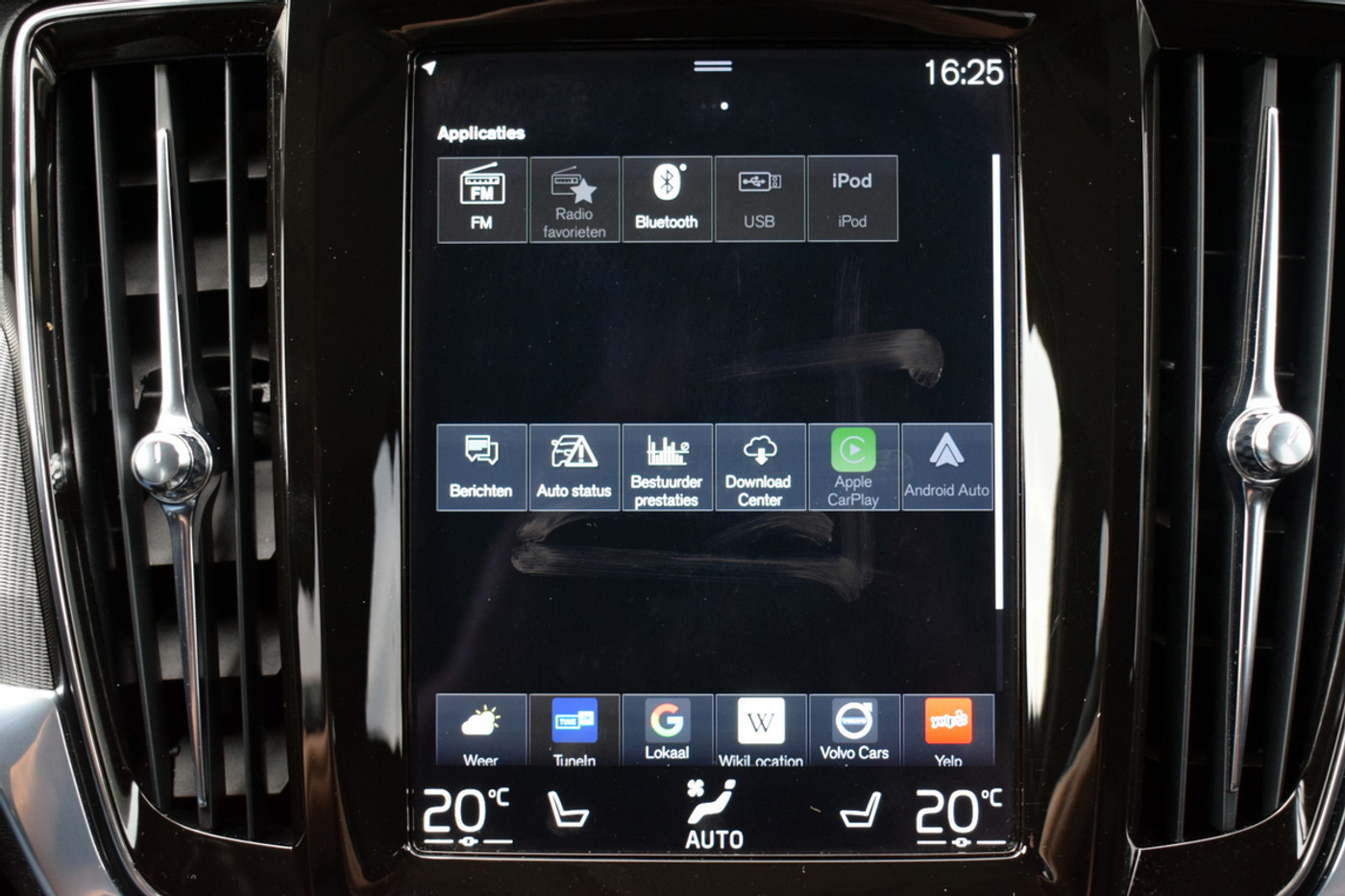 Foto van Volvo V90 T8 Twin Engine