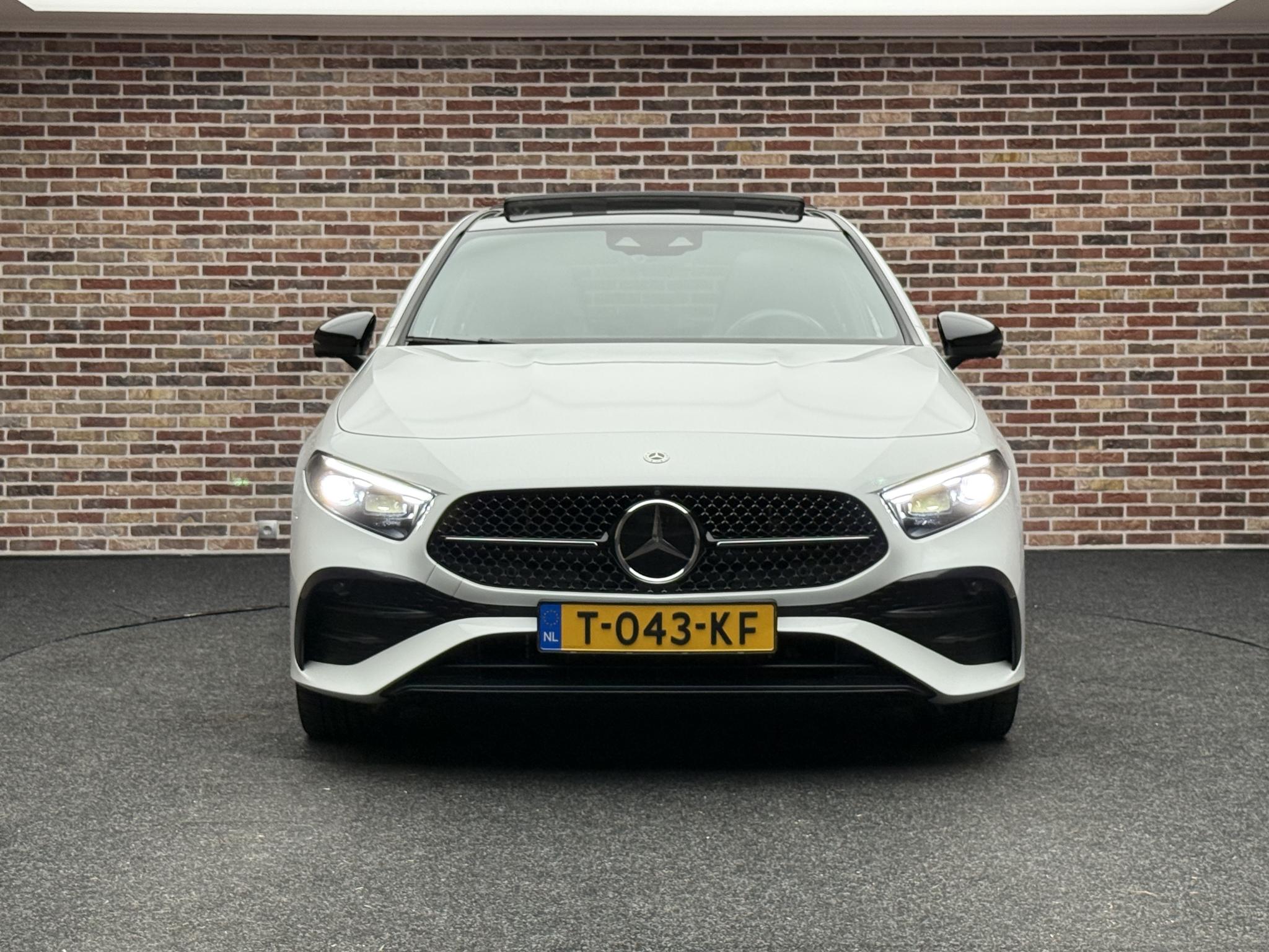 Foto van Mercedes-Benz A 250 E