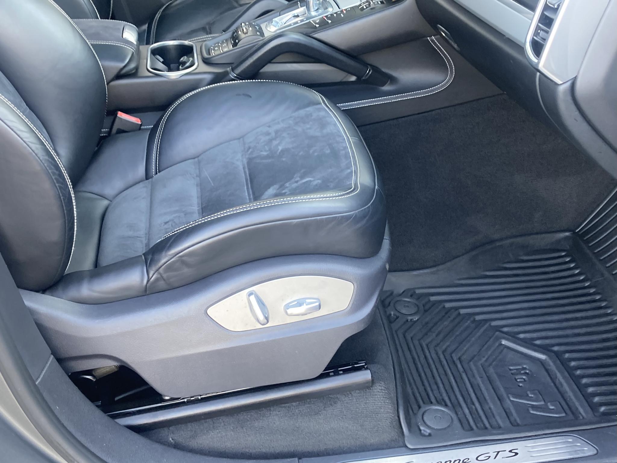 Foto van Porsche Cayenne GTS