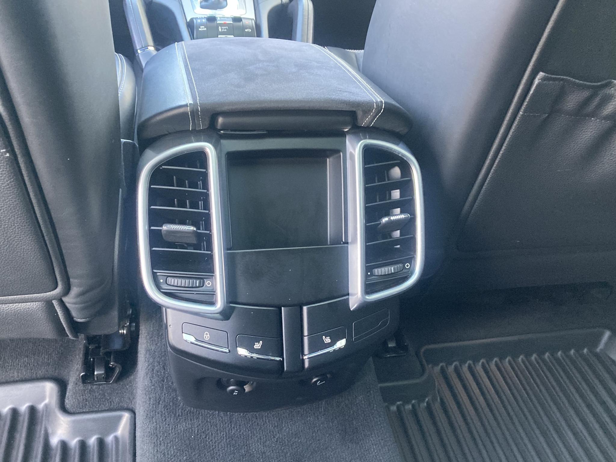 Foto van Porsche Cayenne GTS