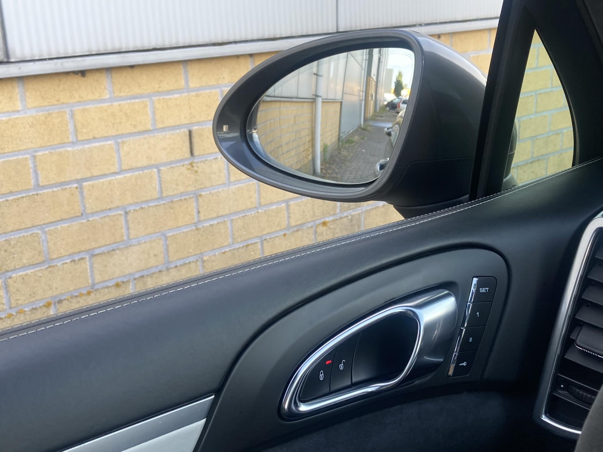 Foto van Porsche Cayenne GTS
