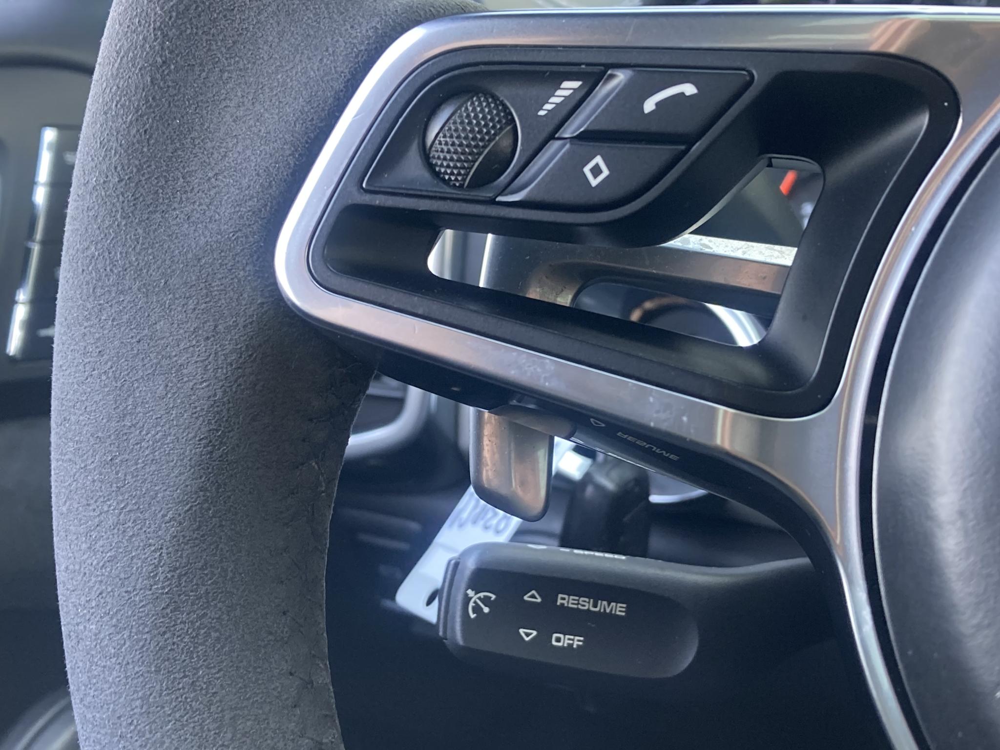Foto van Porsche Cayenne GTS