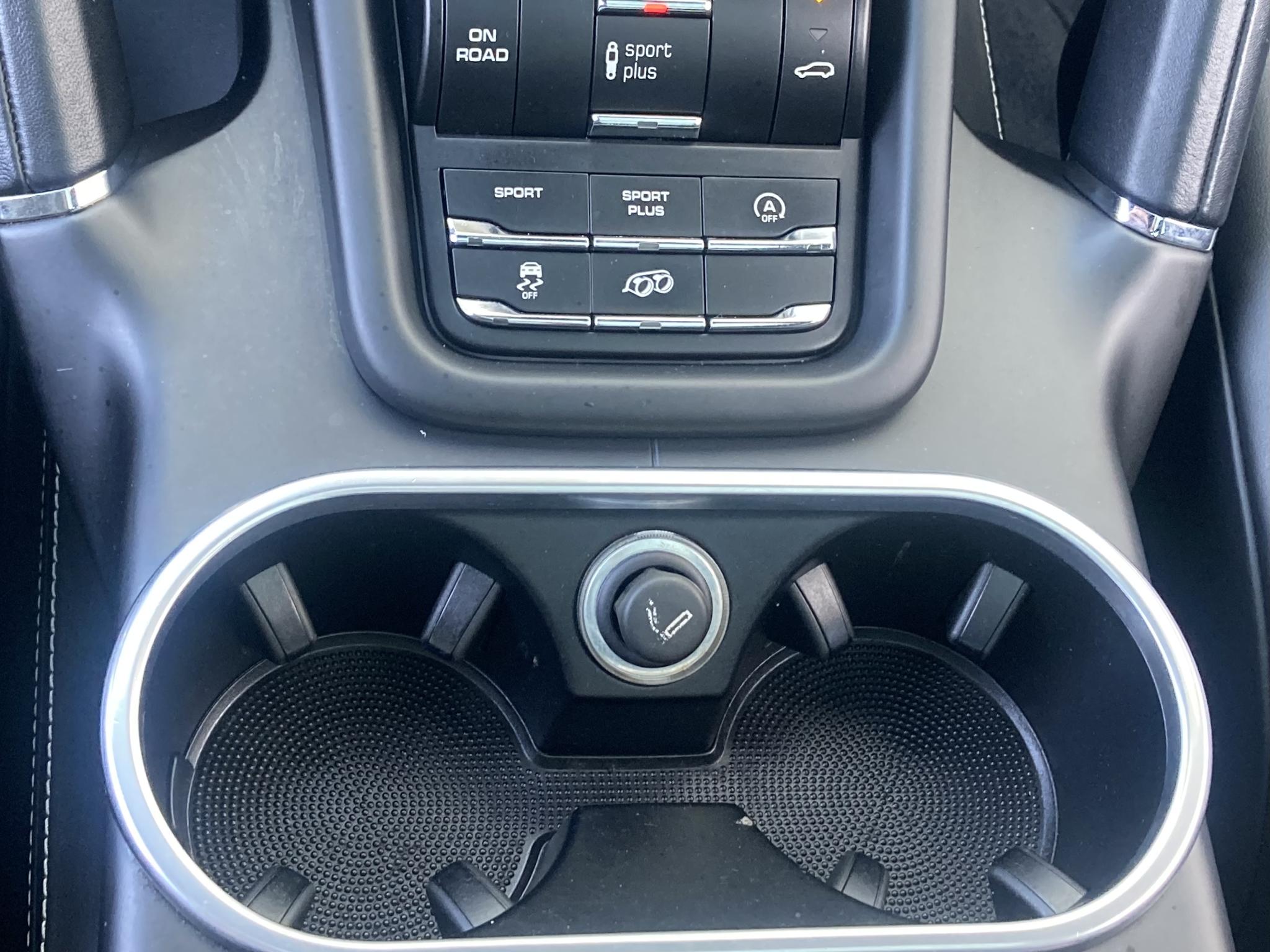Foto van Porsche Cayenne GTS