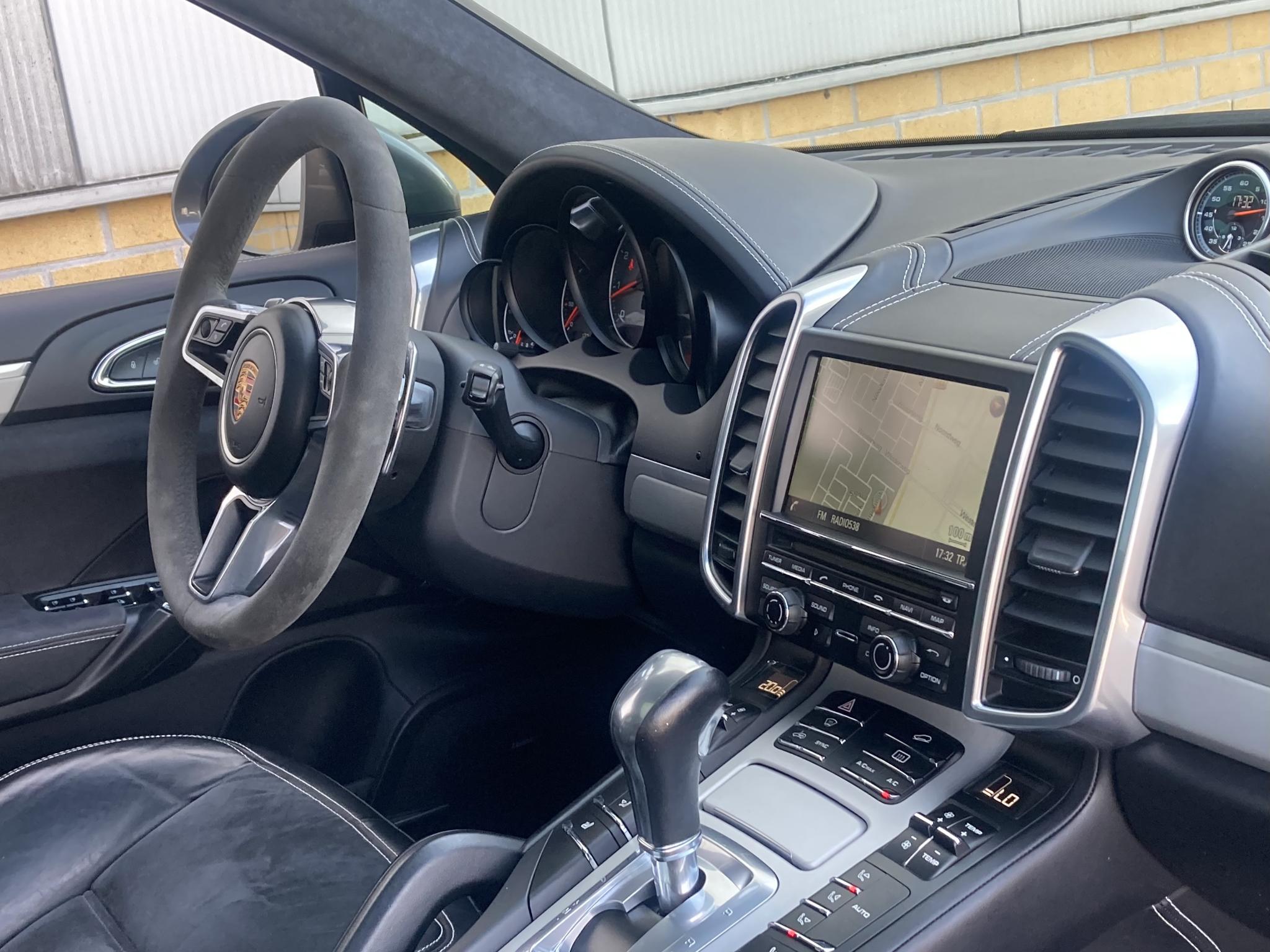 Foto van Porsche Cayenne GTS