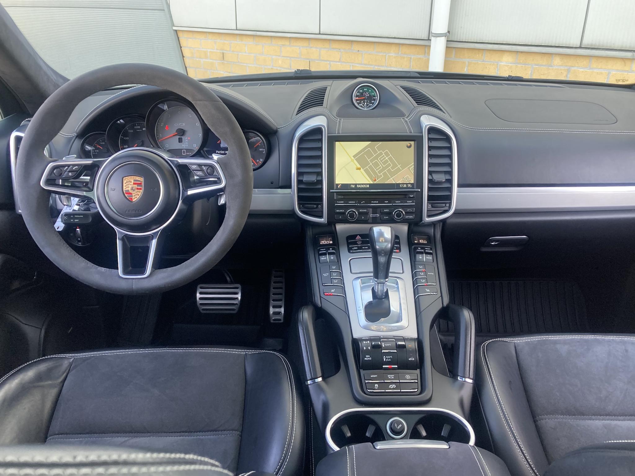 Foto van Porsche Cayenne GTS