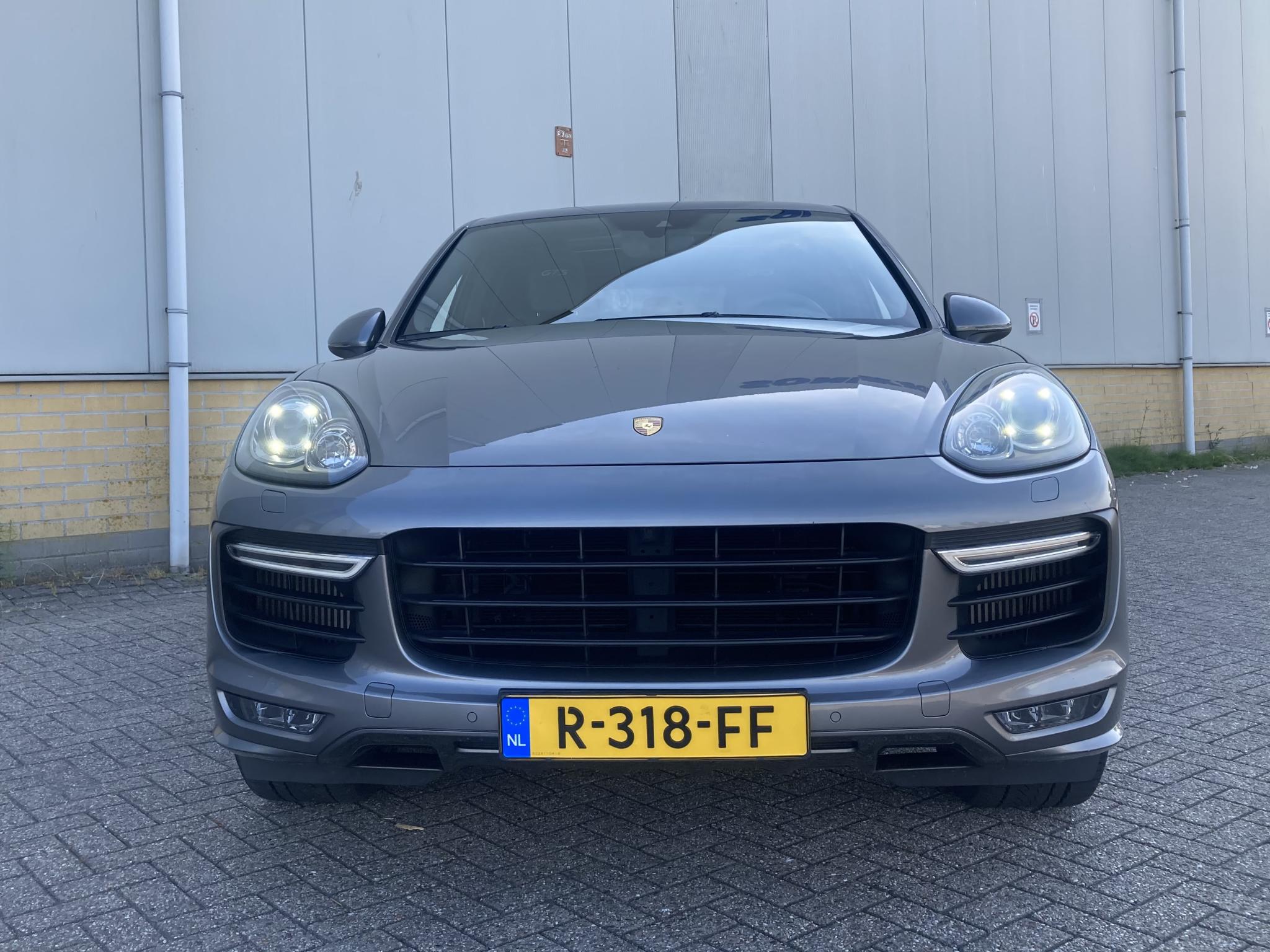 Foto van Porsche Cayenne GTS