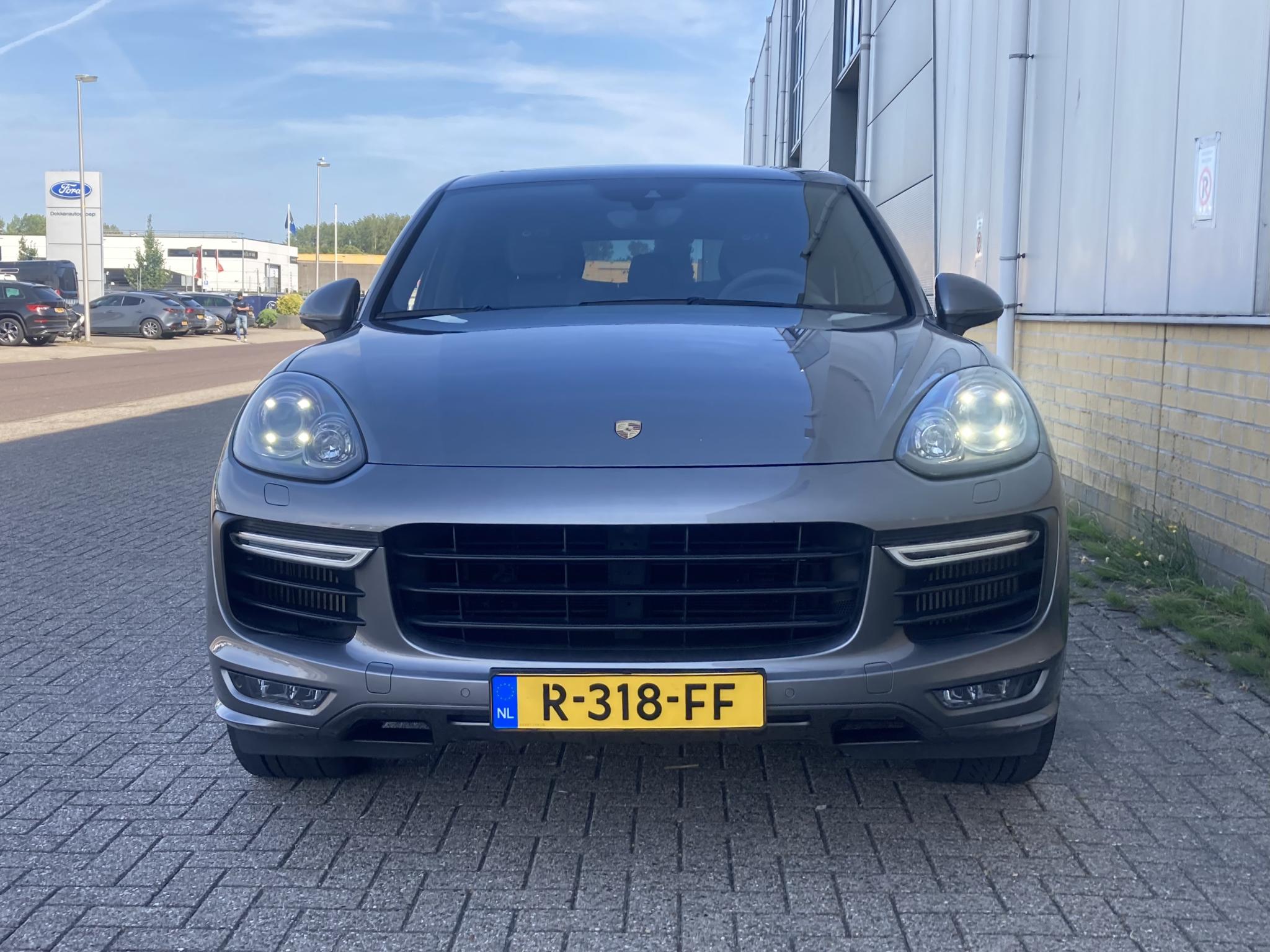 Foto van Porsche Cayenne GTS