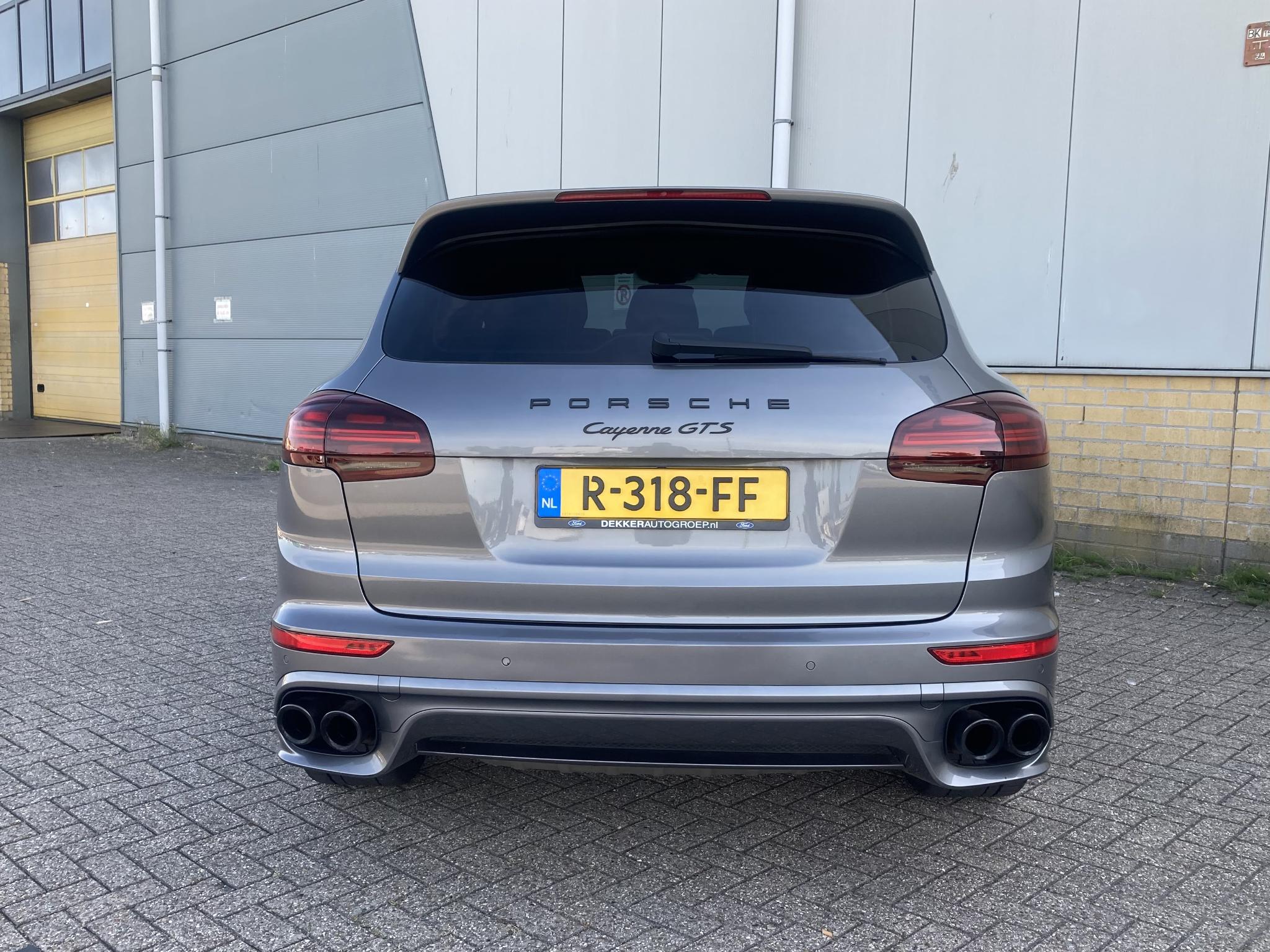 Foto van Porsche Cayenne GTS