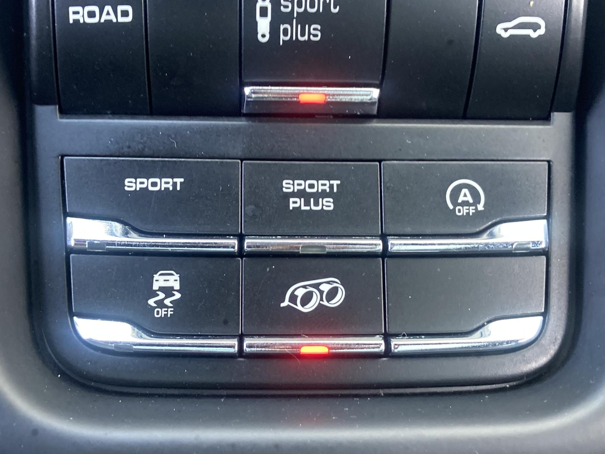Foto van Porsche Cayenne GTS