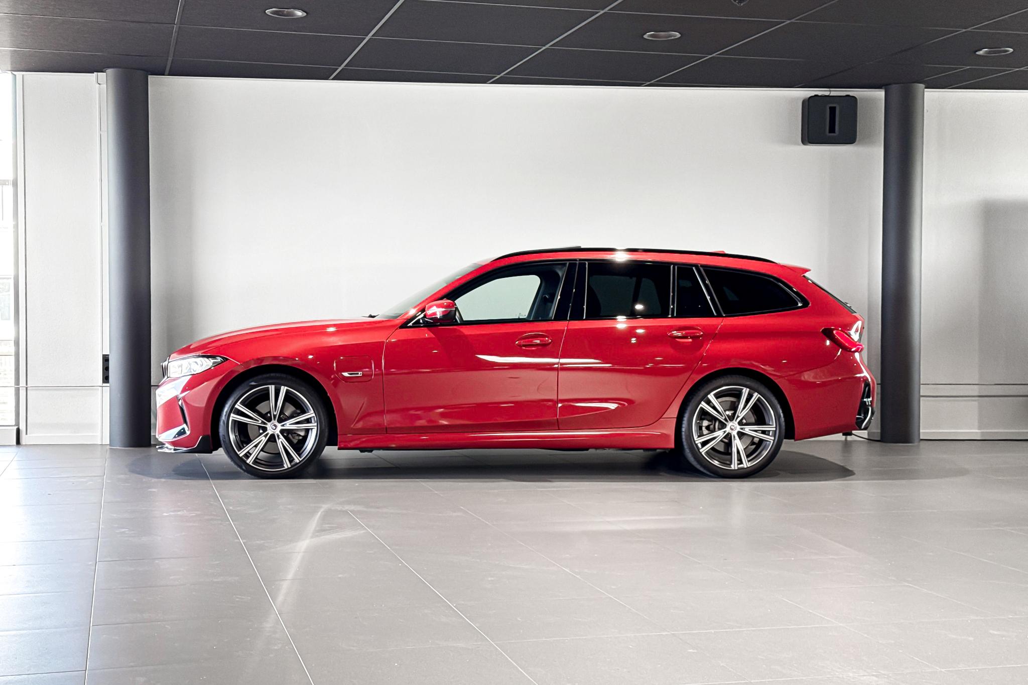 Foto van BMW 330e xDrive