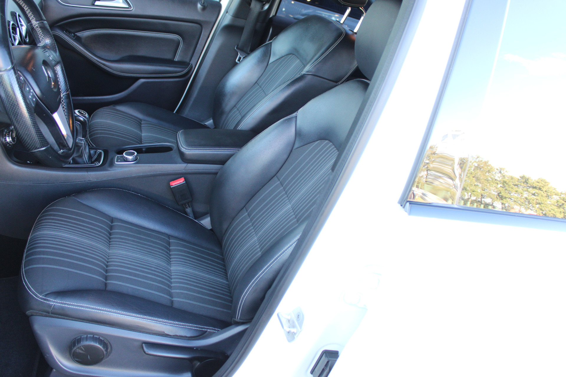 Foto van Mercedes-Benz B 180