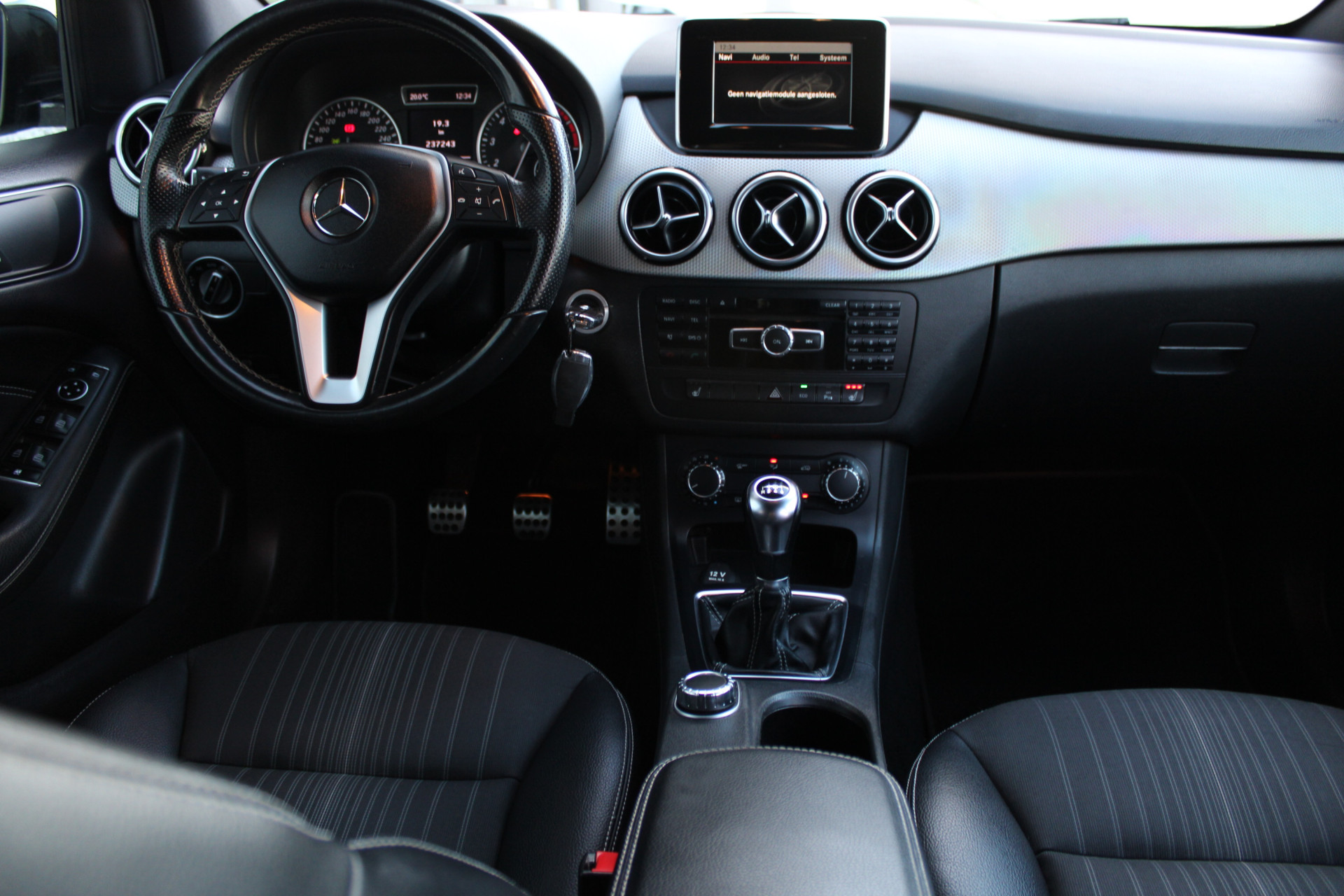 Foto van Mercedes-Benz B 180
