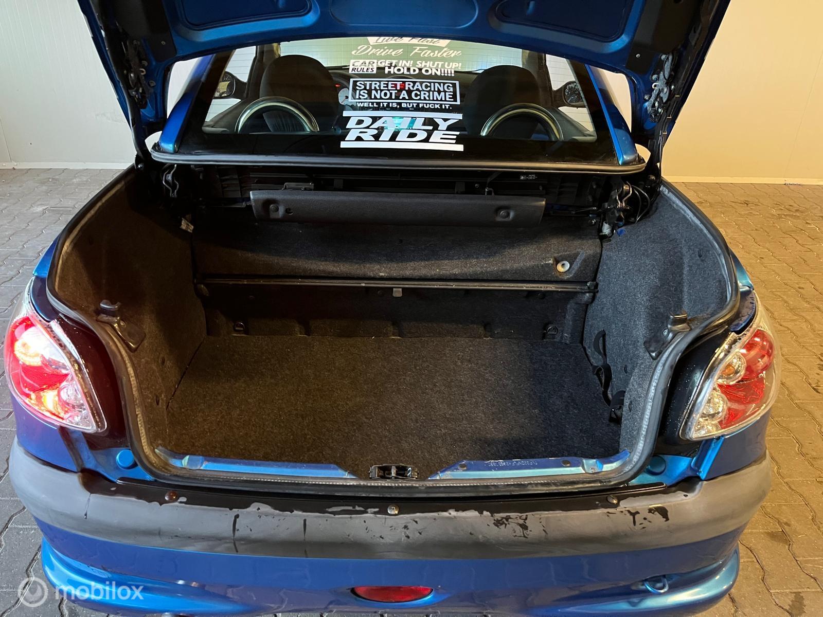 Foto van Peugeot 206 CC