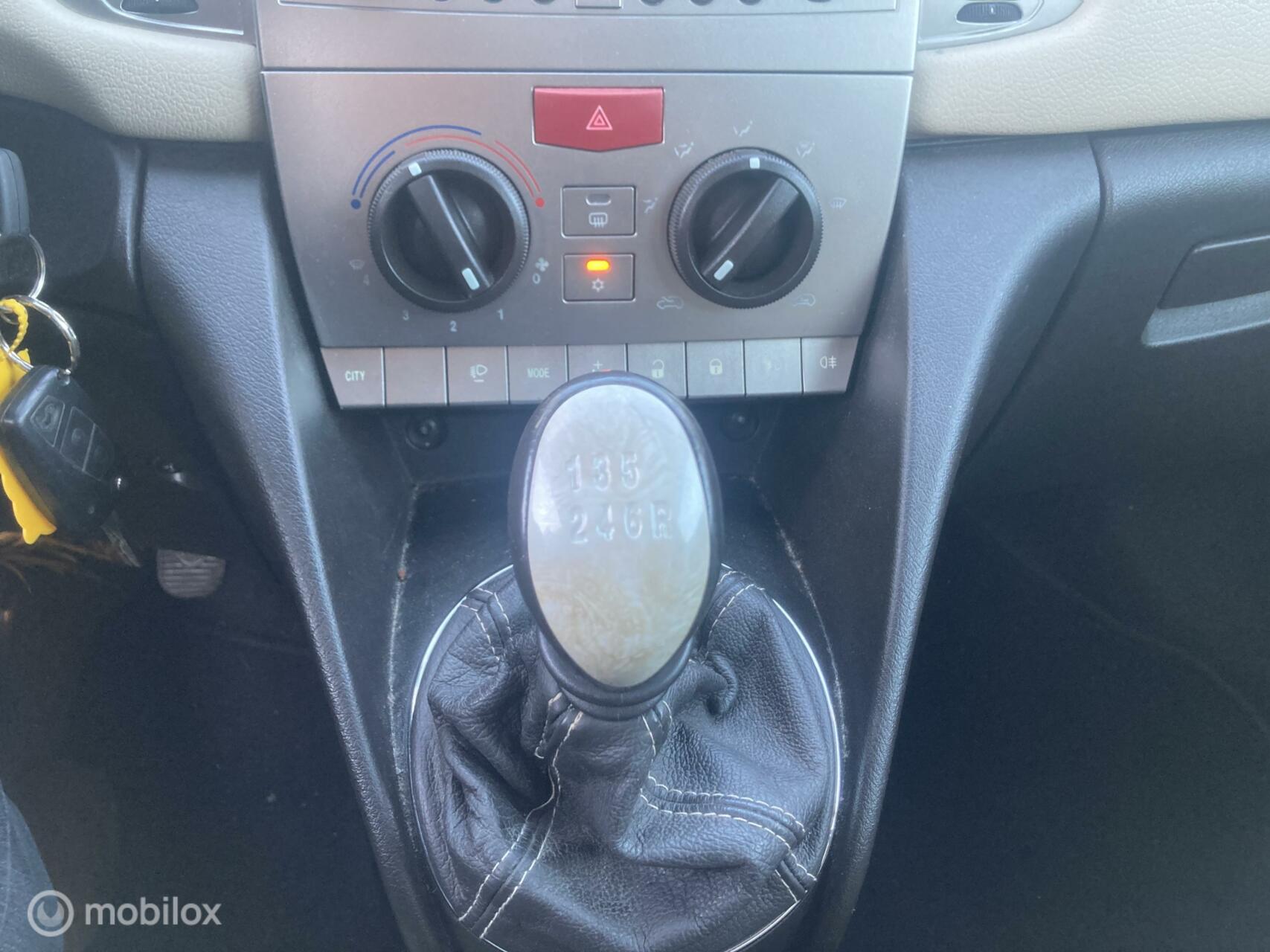 Foto van Lancia Ypsilon