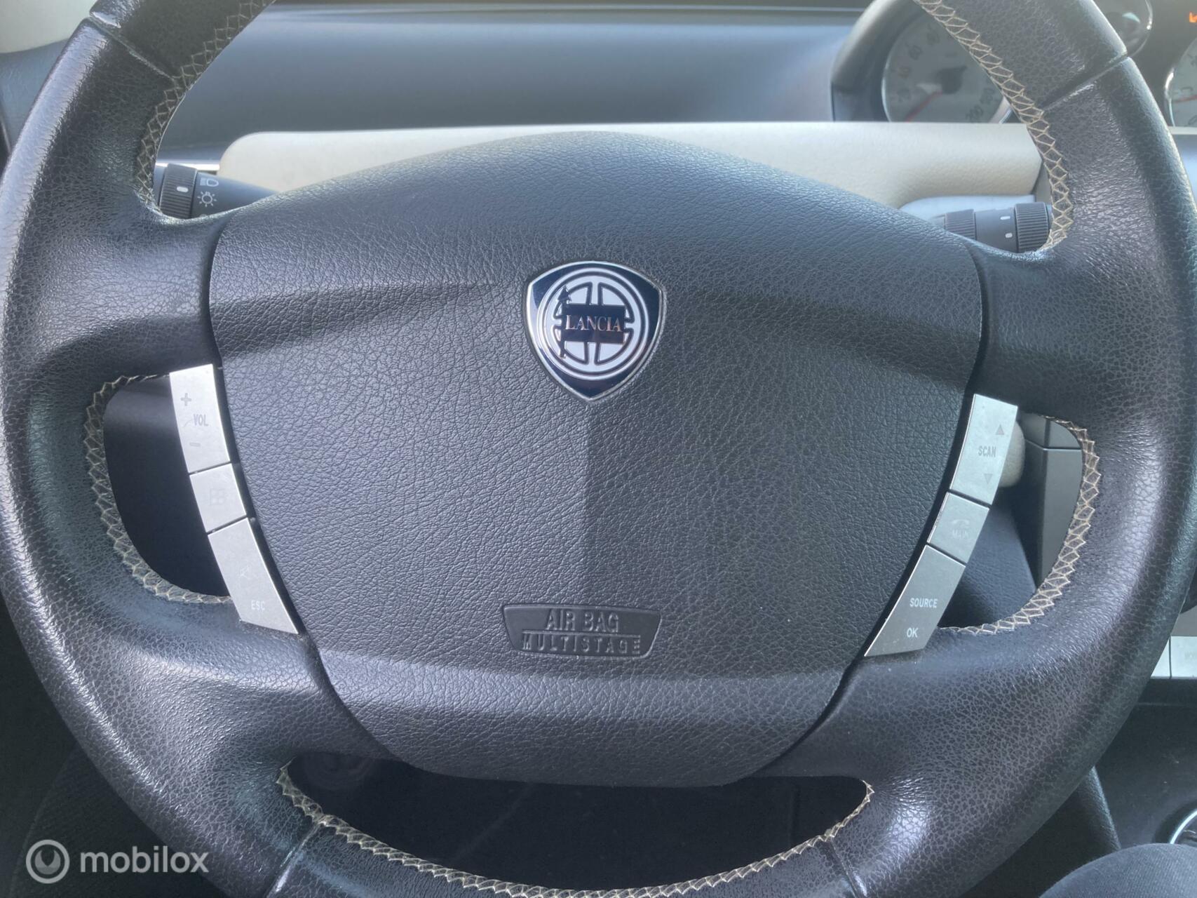 Foto van Lancia Ypsilon
