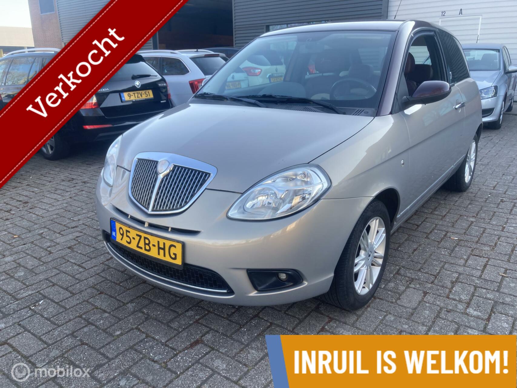 Lancia Ypsilon 1.4-16V Sport --NIEUWE APK--- 133000 KM ----- 2007 - voorkant