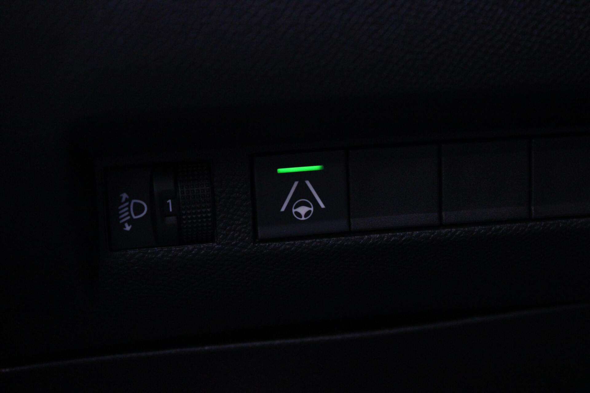 Foto van Peugeot E-2008