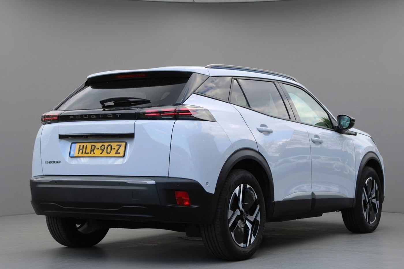 Foto van Peugeot E-2008