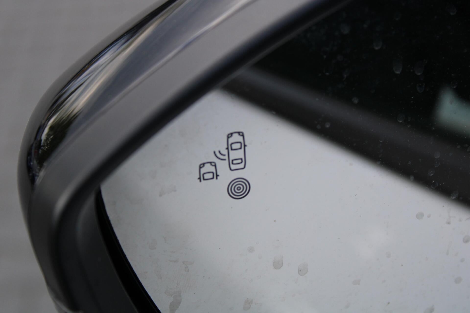 Foto van Peugeot E-2008