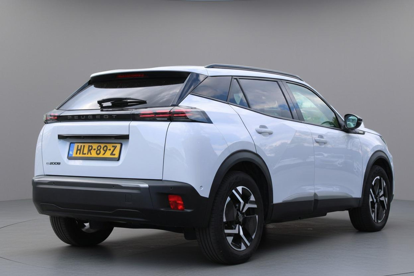 Foto van Peugeot E-2008
