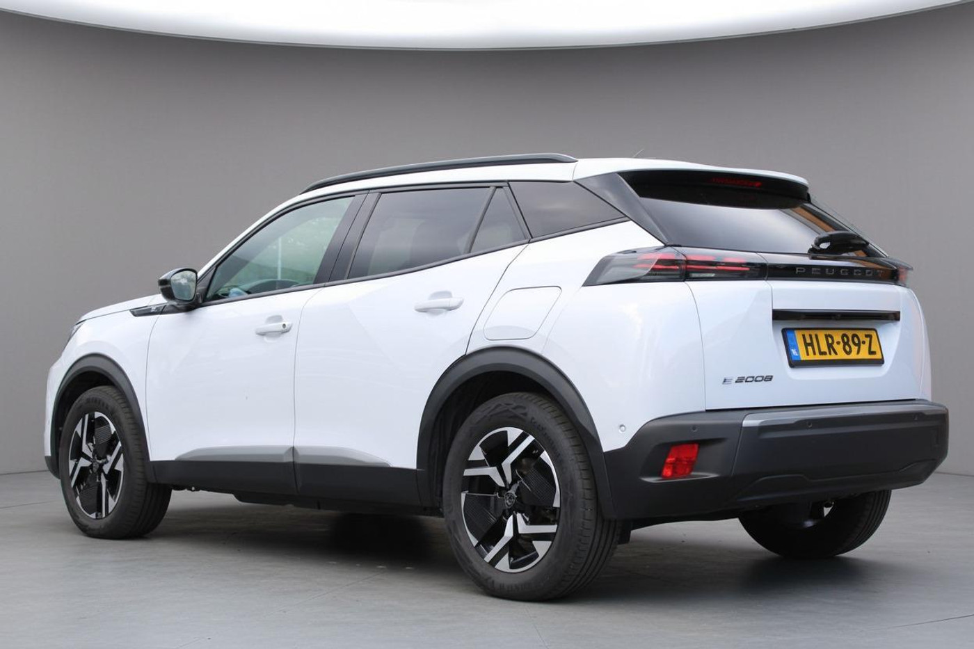 Foto van Peugeot E-2008