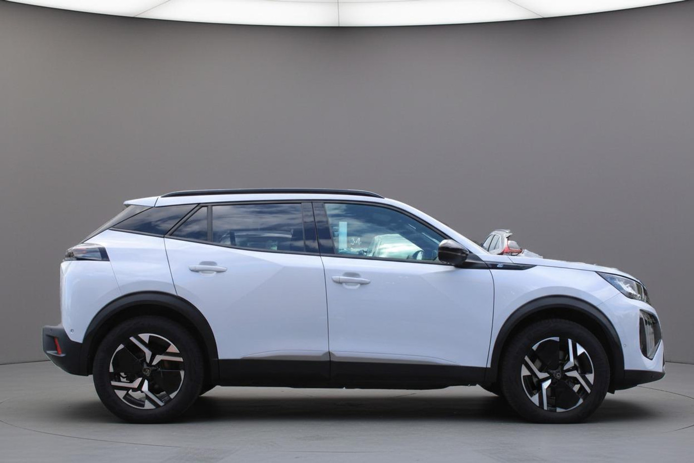 Foto van Peugeot E-2008
