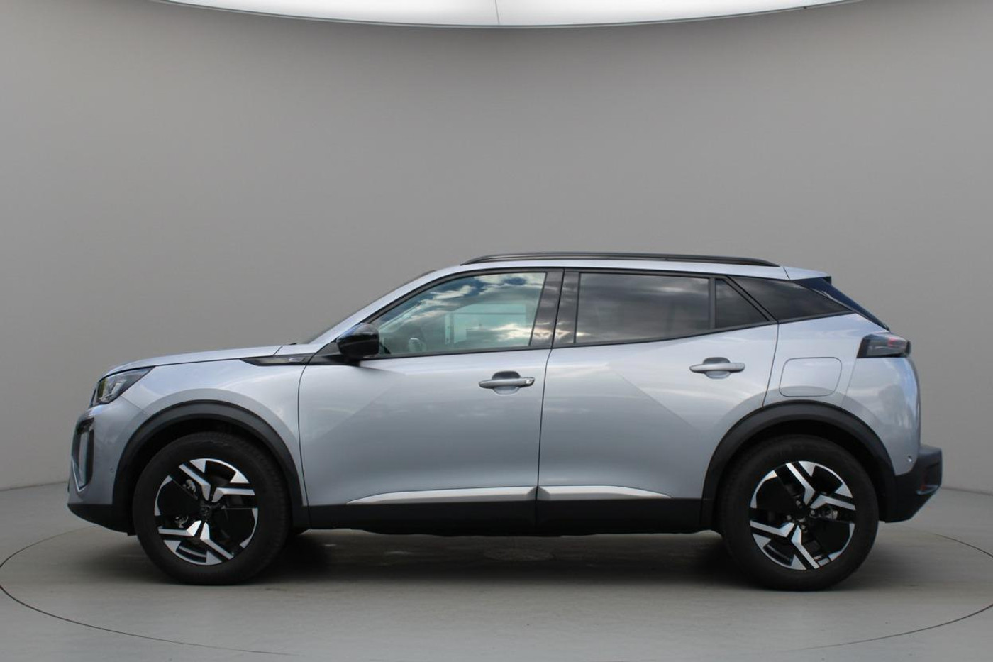 Foto van Peugeot E-2008