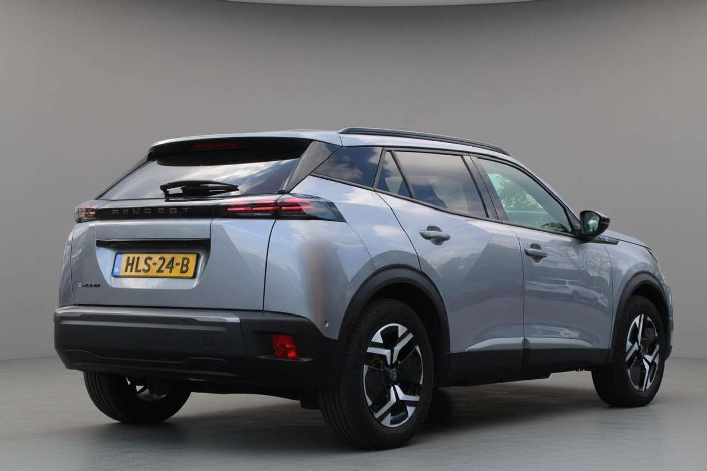 Foto van Peugeot E-2008