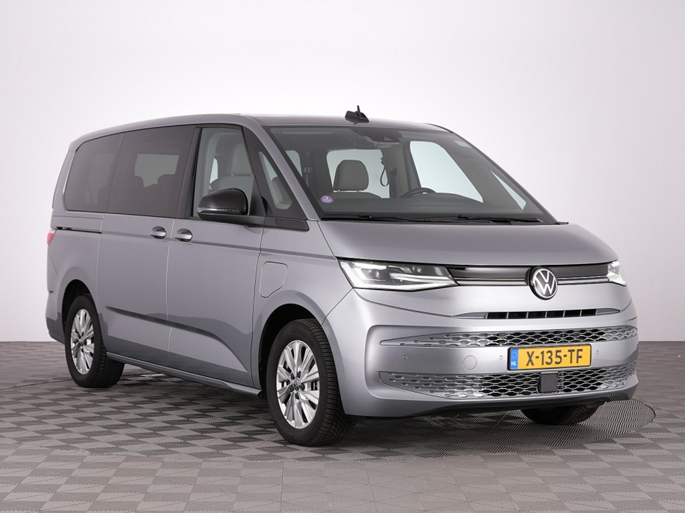 Volkswagen Multivan 1.4 eHybrid L2H1 Style | PANORAMADAK | 7-Persoons ✅ 1e Eigenaar 2024 - voorkant