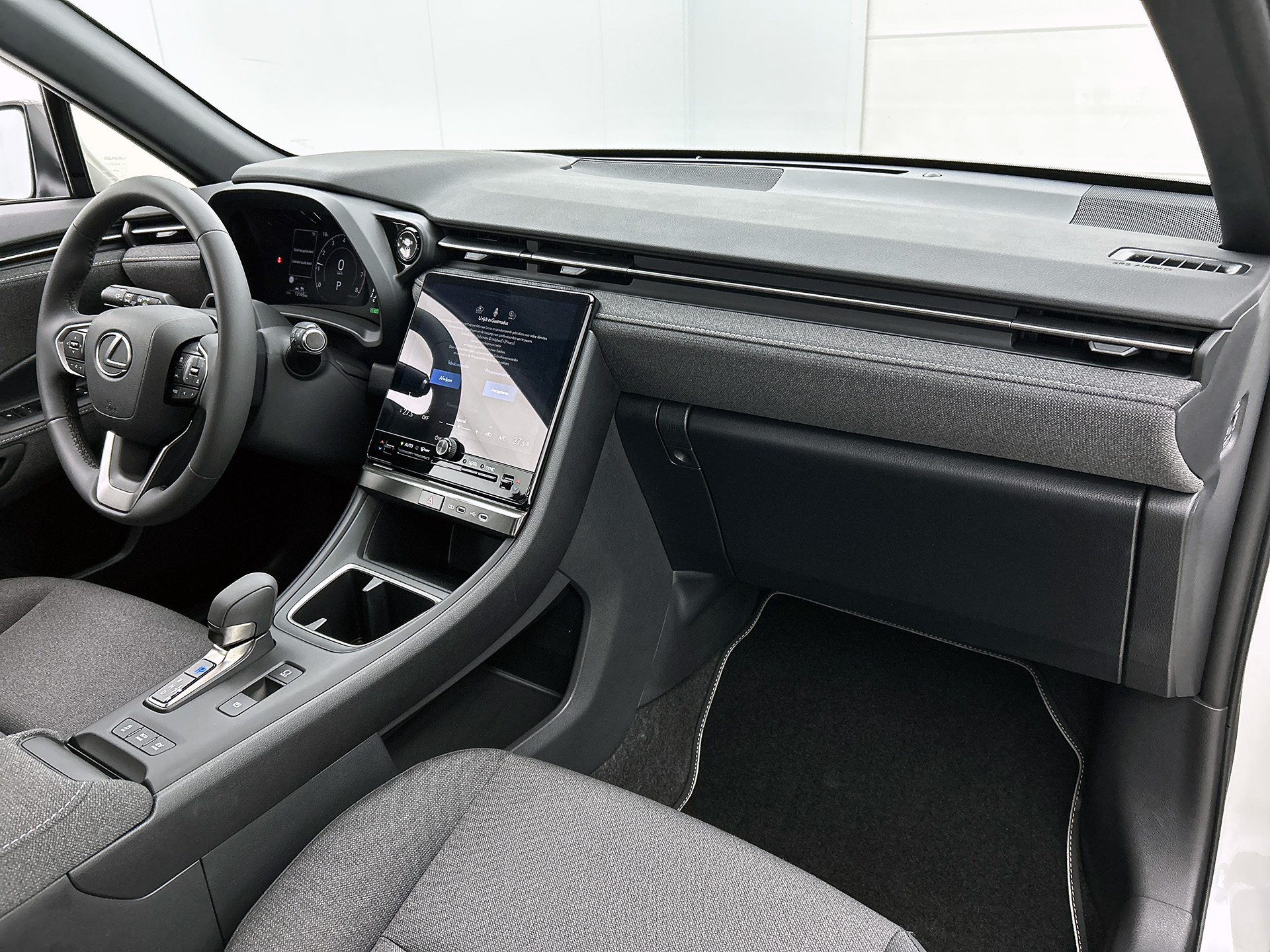 Foto van Lexus LBX