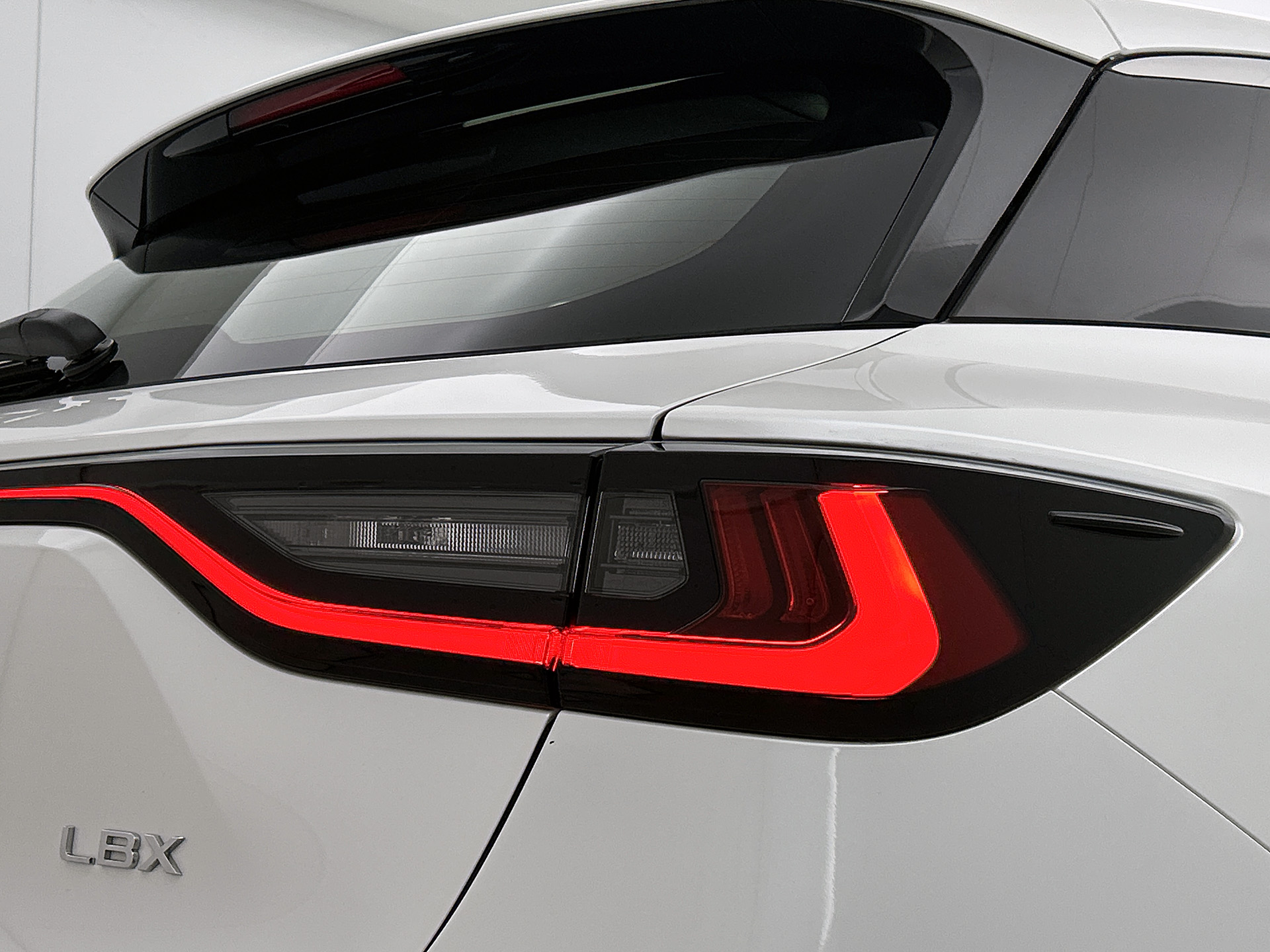 Foto van Lexus LBX
