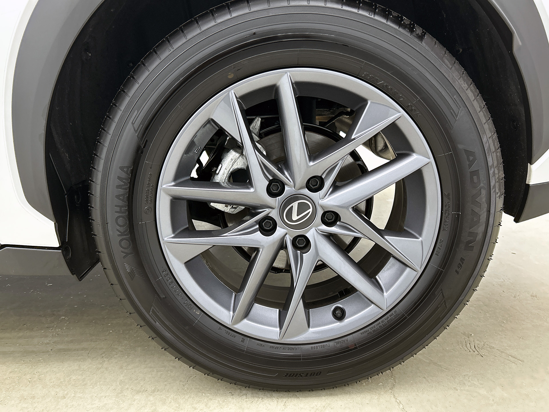 Foto van Lexus LBX