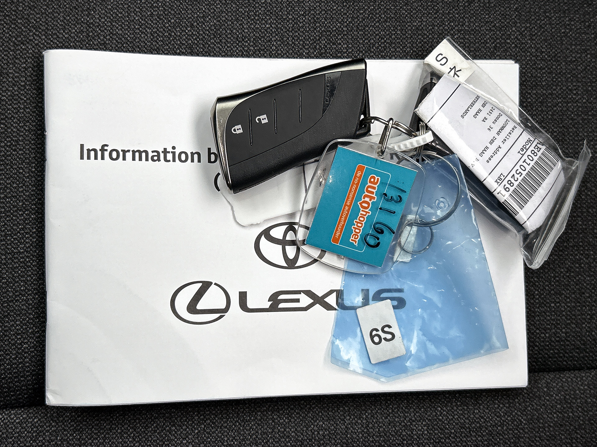 Foto van Lexus LBX