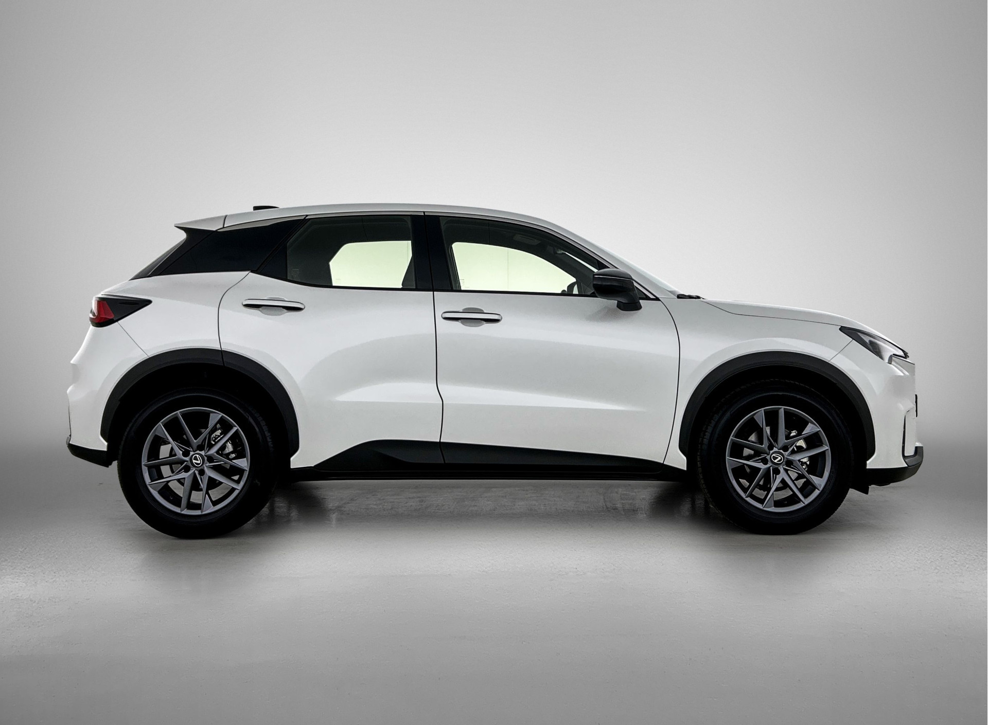 Foto van Lexus LBX