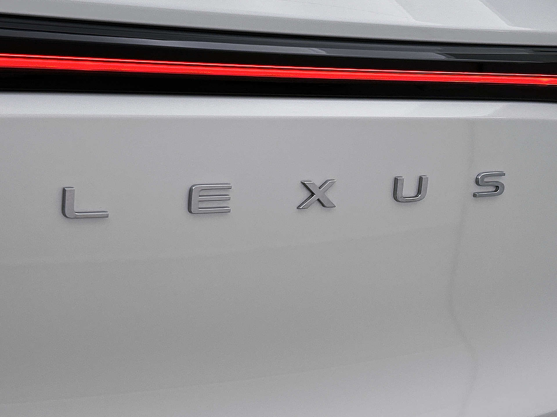 Foto van Lexus LBX