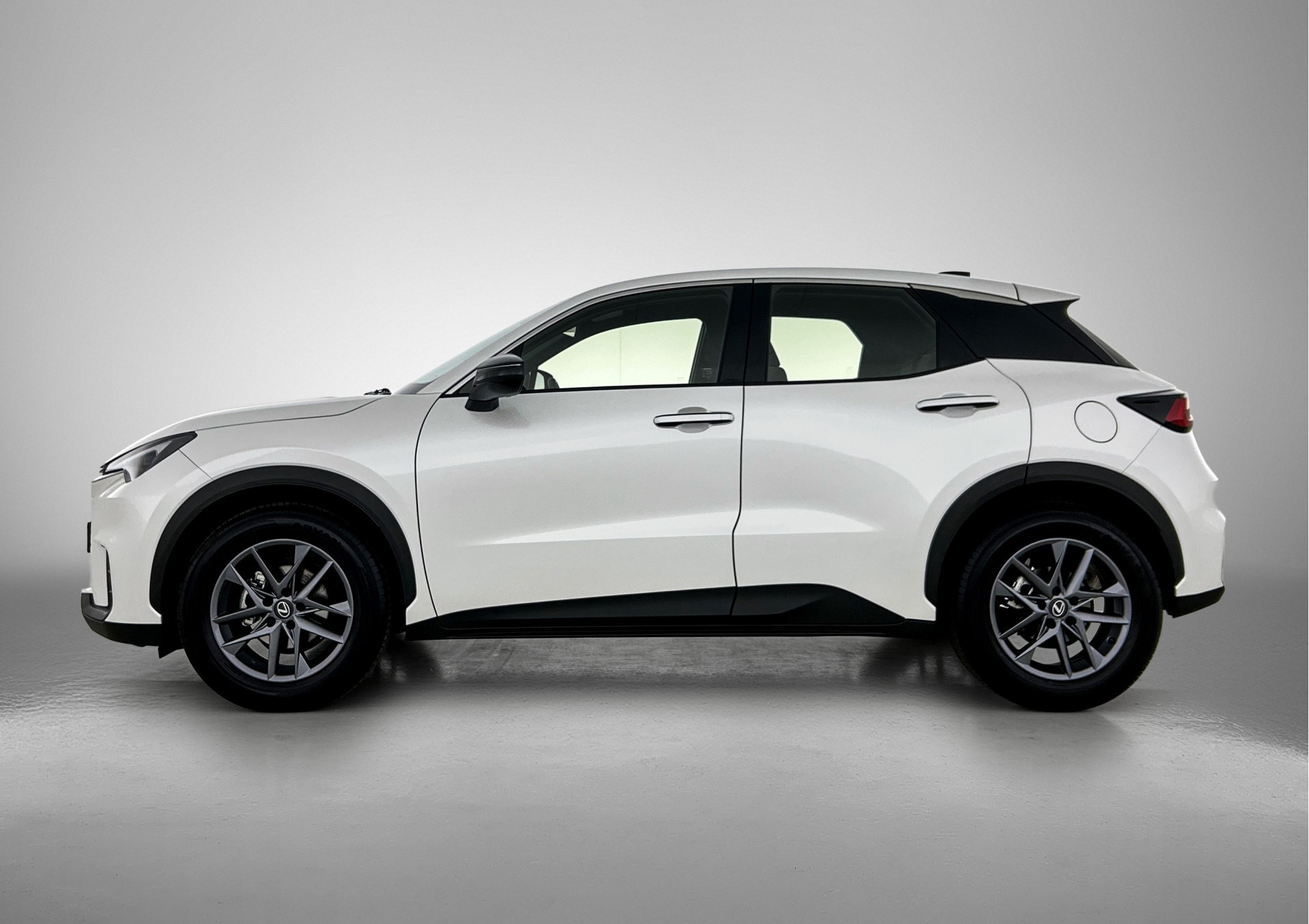 Foto van Lexus LBX