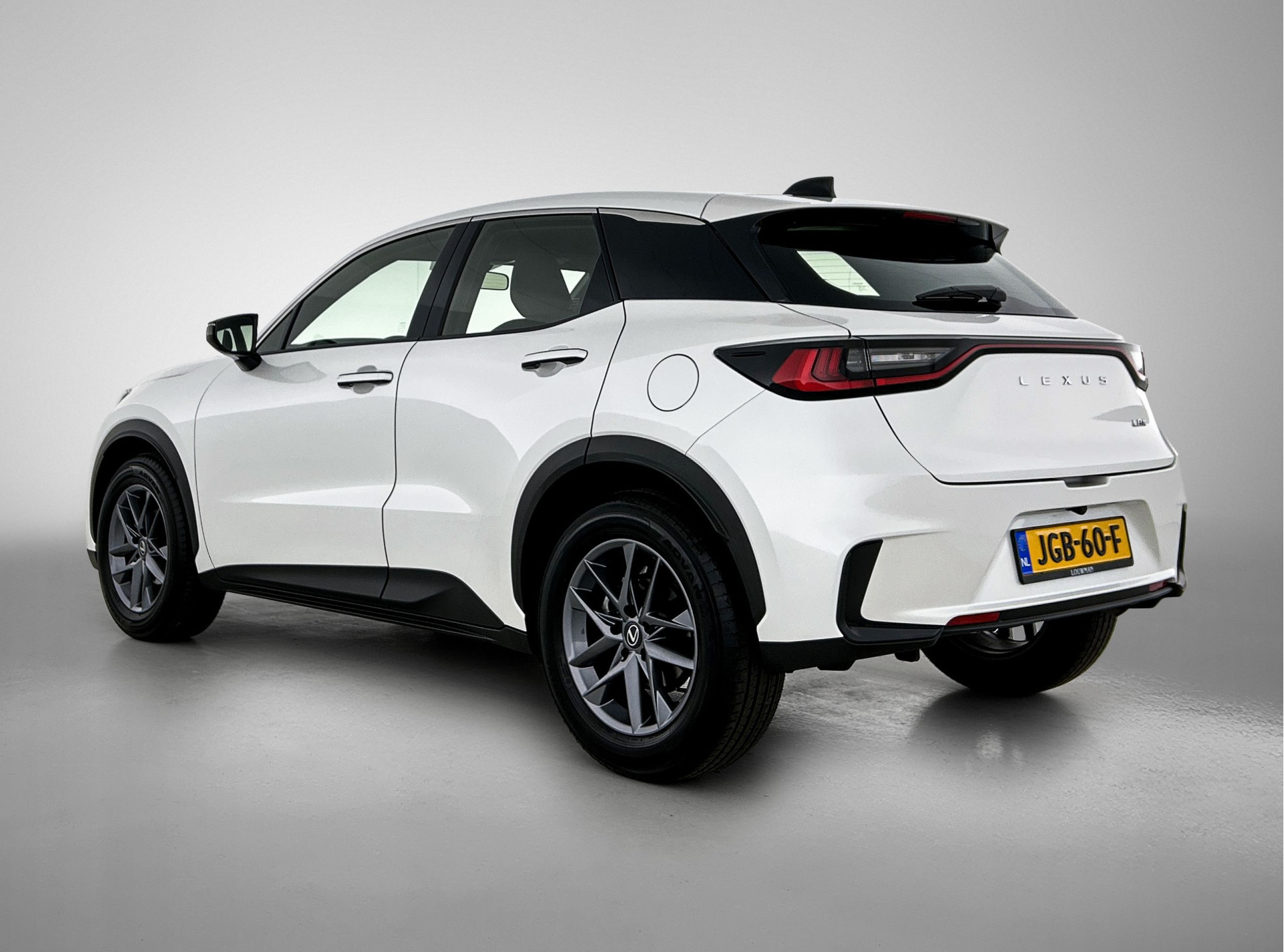 Foto van Lexus LBX