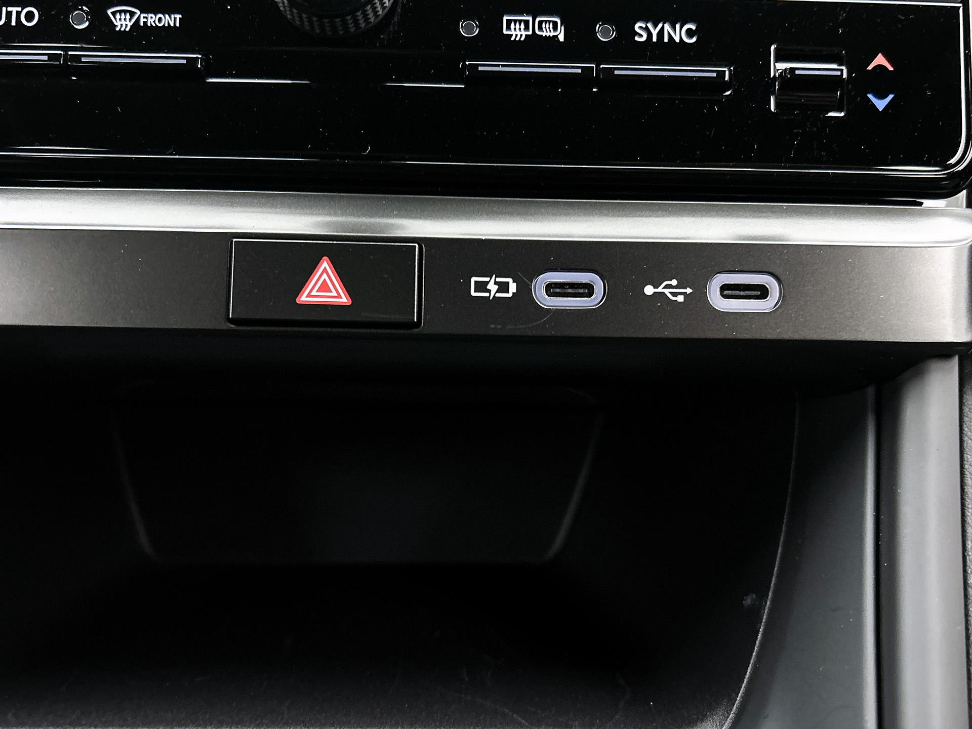 Foto van Lexus LBX