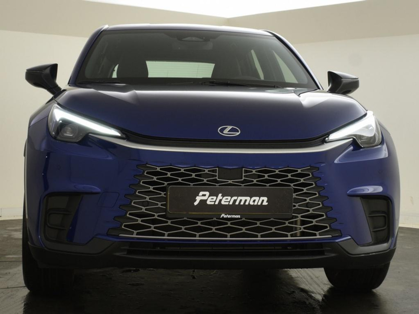 Foto van Lexus LBX