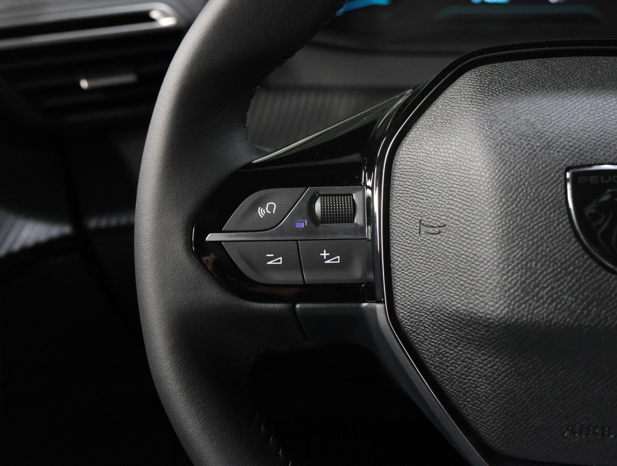 Foto van Peugeot E-2008