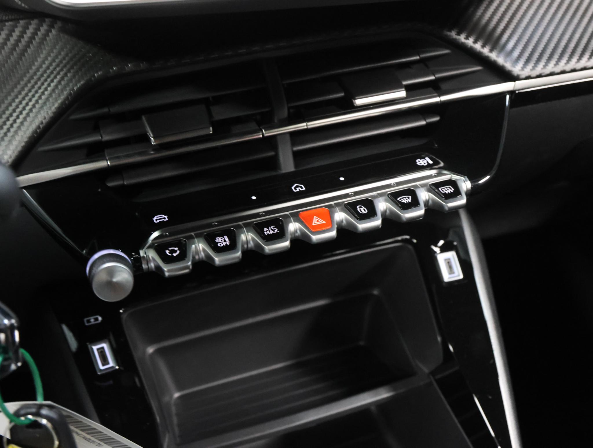 Foto van Peugeot E-2008
