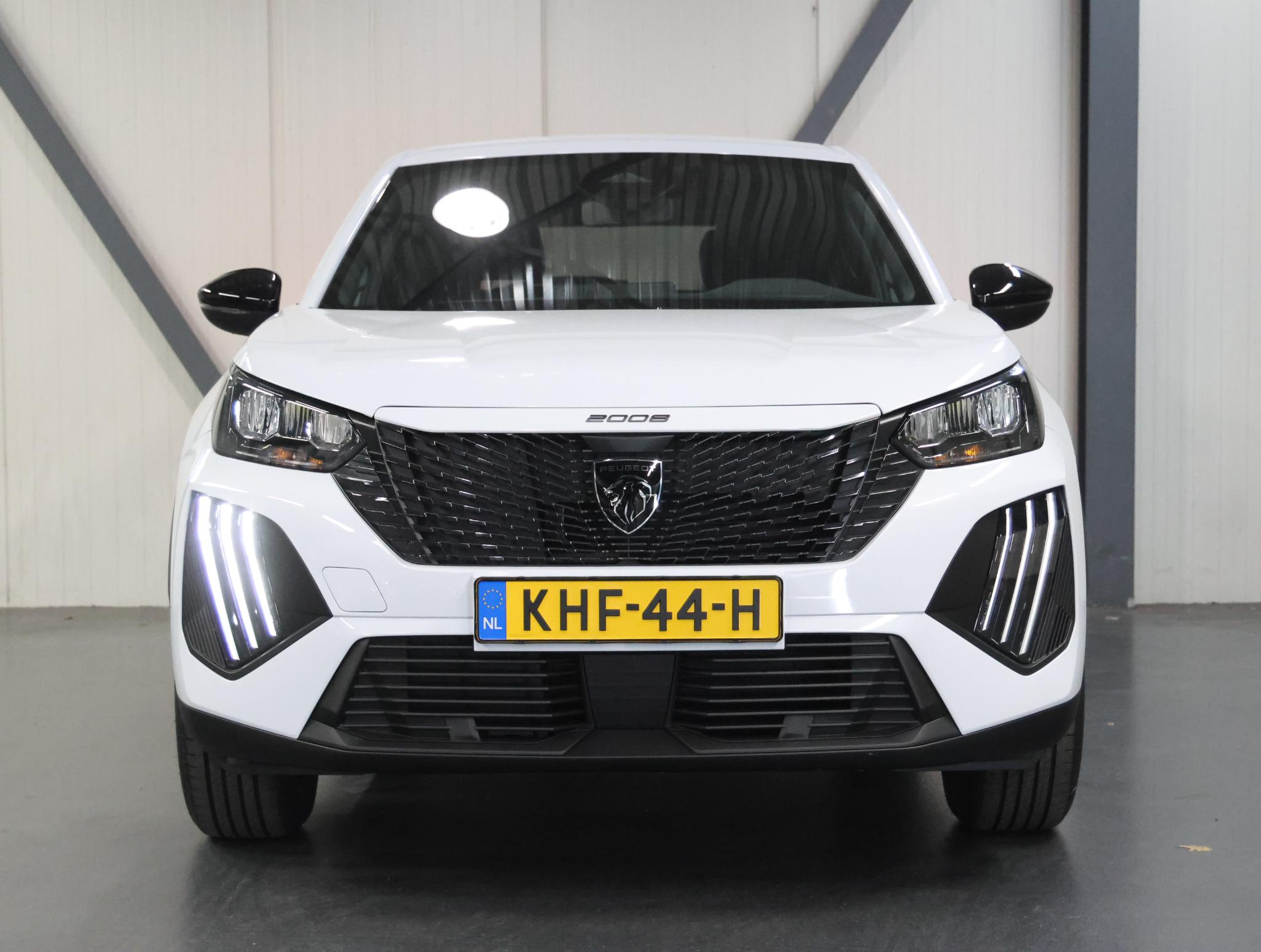Foto van Peugeot E-2008