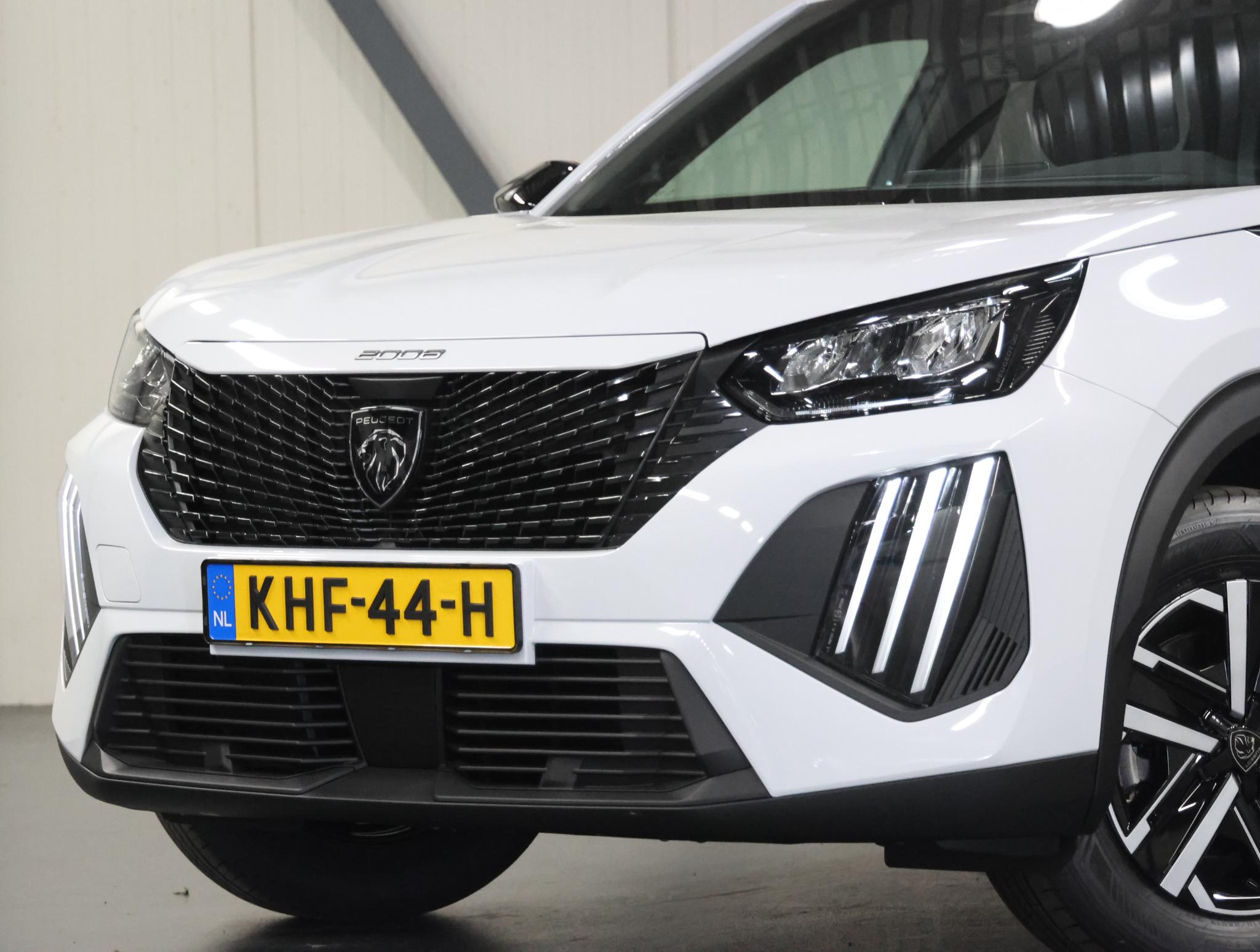 Foto van Peugeot E-2008