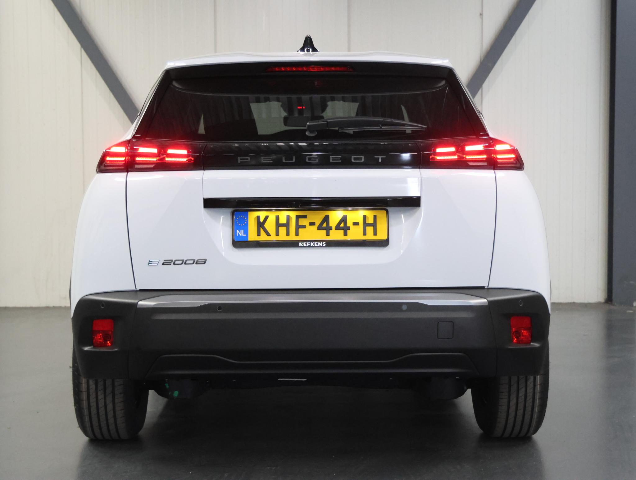 Foto van Peugeot E-2008